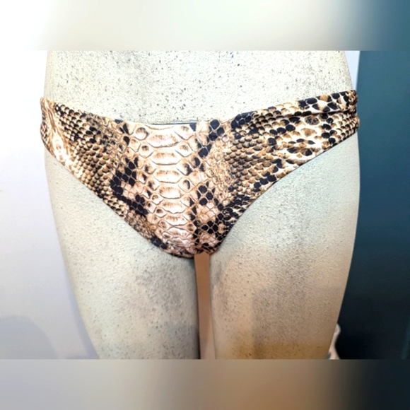 NWT Snake print bikini by Zaful, mm Woman's sz Small. Halter top & bottom - Picture 4 of 8